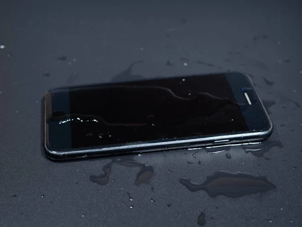 Telefonunuz Su mu Aldı? Esatpaşa’da Acil Sıvı Teması Kurtarma Servisi